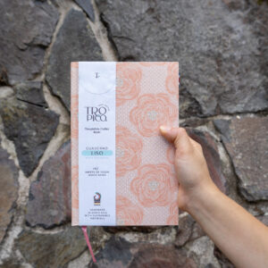 Pearly Flowers – Cuaderno Liso Mediano
