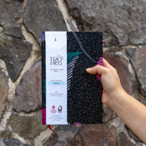 Flowers in black – Cuaderno Liso Mediano