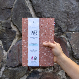 Tiny cherry blossoms – Cuaderno Liso Mediano